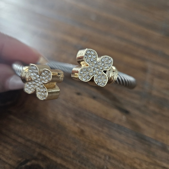 Elegant Gold and Silver Women's Cuff Bracelet - Picture 2 of 2